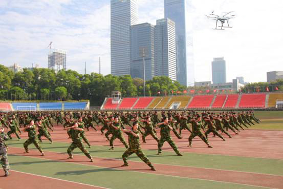 智璟科技安保無人機(jī)助力深大-冬季軍訓(xùn)總結(jié)表彰大會完美收官